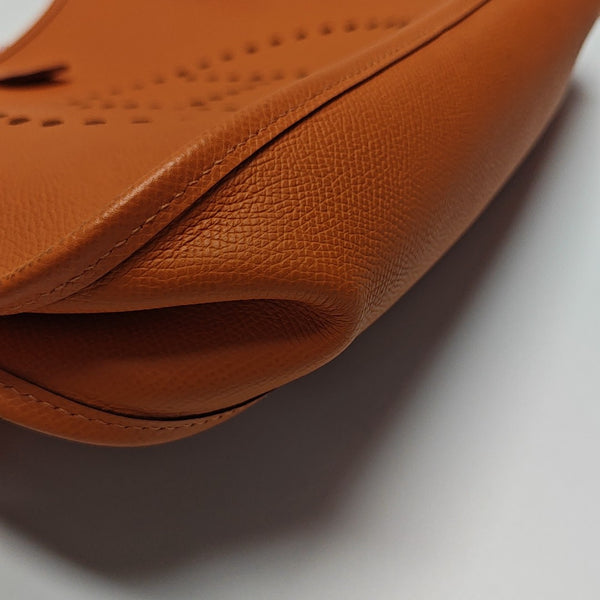 Evelyne 32 Epsom Orange