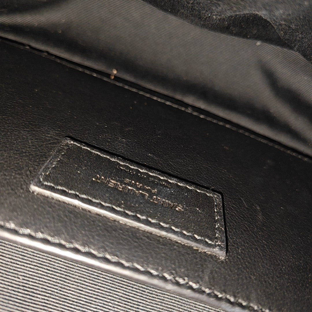 NIKI Small Chevron Calfskin Black
