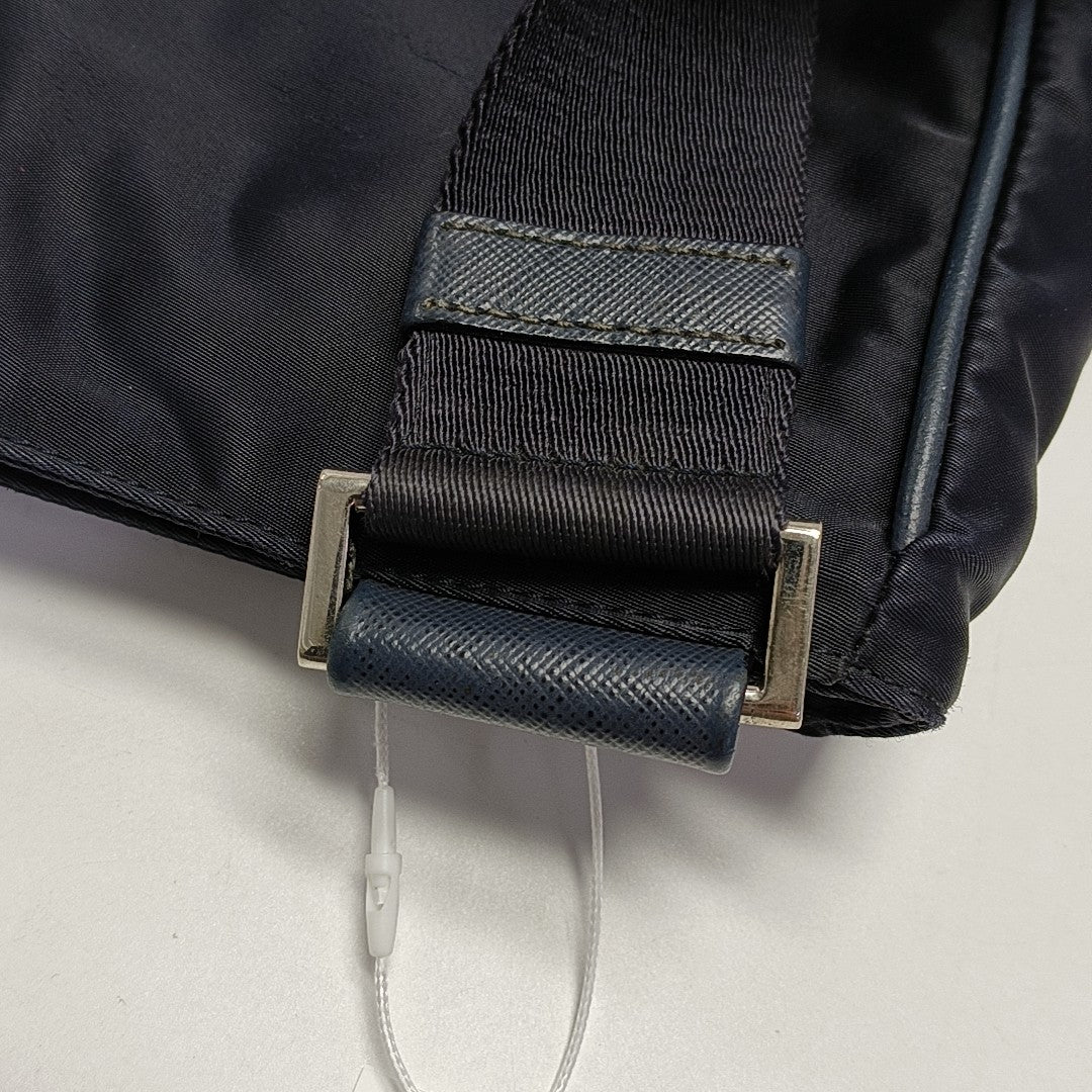 Vela Messenger Bag Nylon Blue