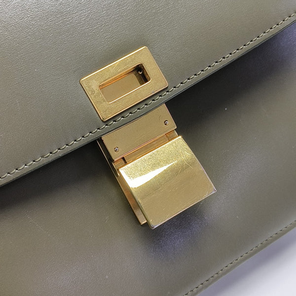 CLASSIC BOX Medium Calfskin Green