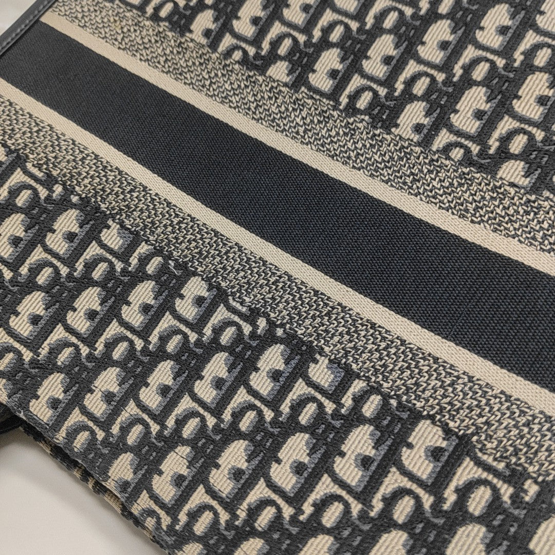 Book Tote Medium Oblique Canvas Blue