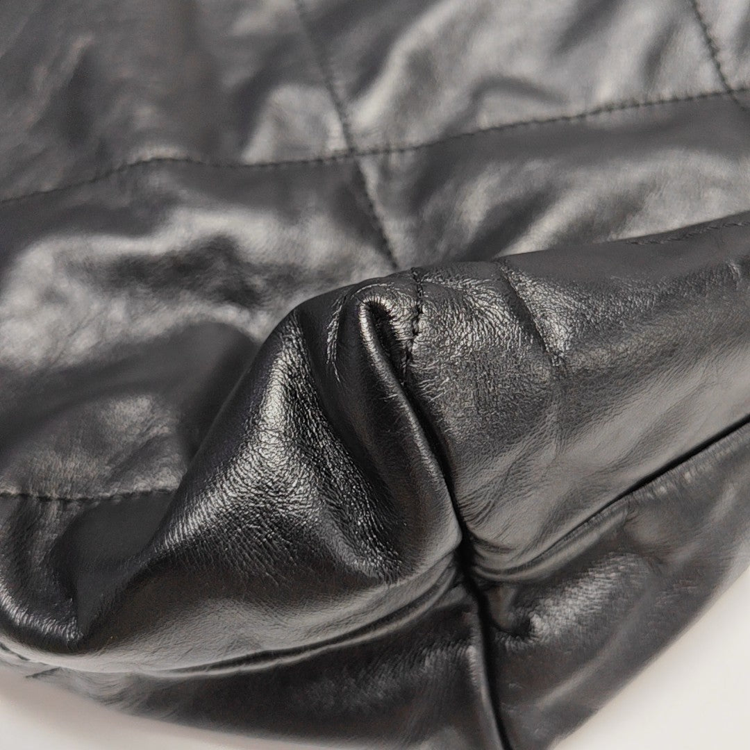 CHANEL 22 Large Quilted Calfskin Black