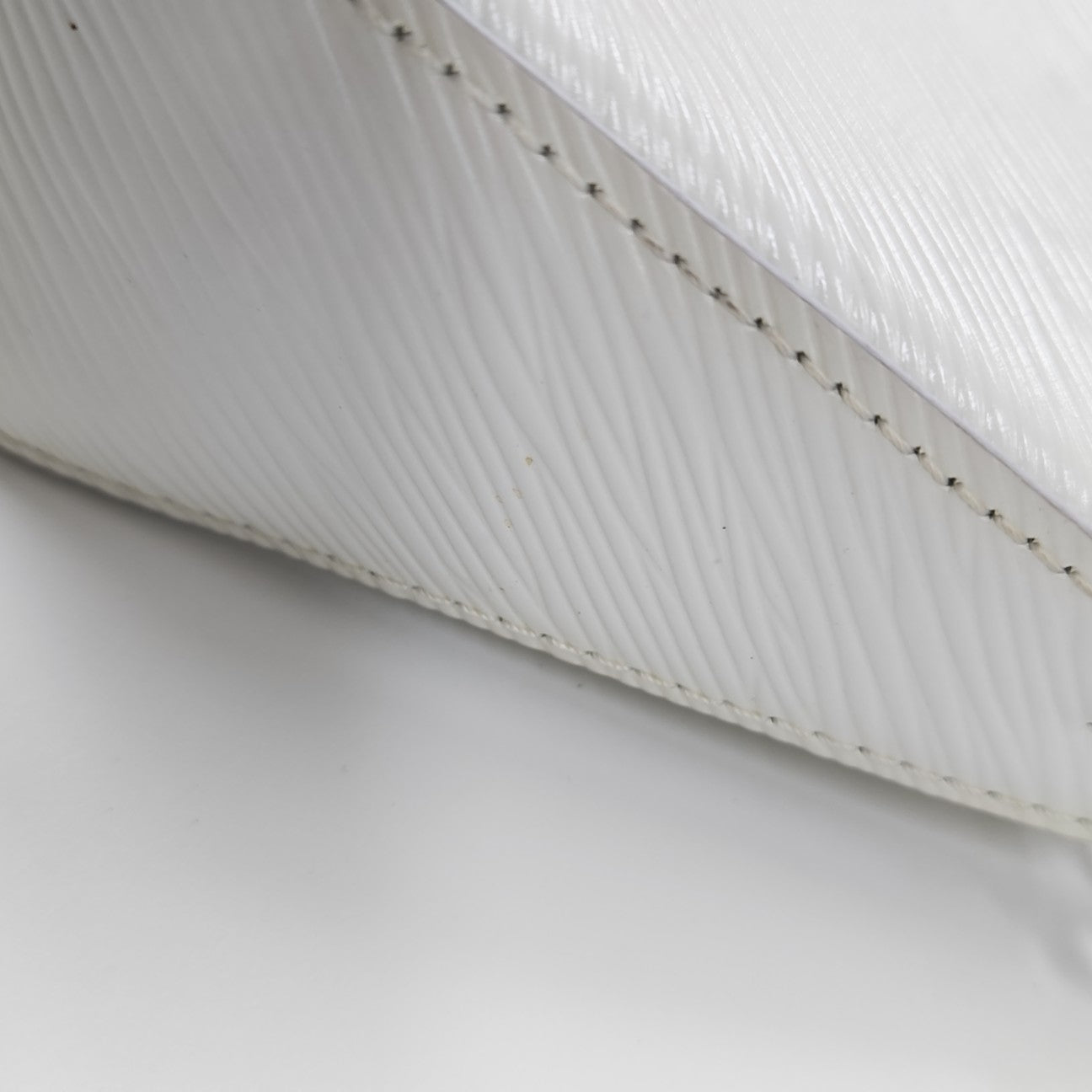 Epi Shoulder Bag White
