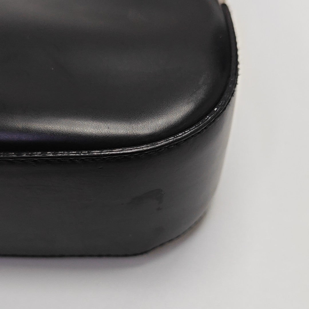 Clasp Hobo Medium Calfskin Black