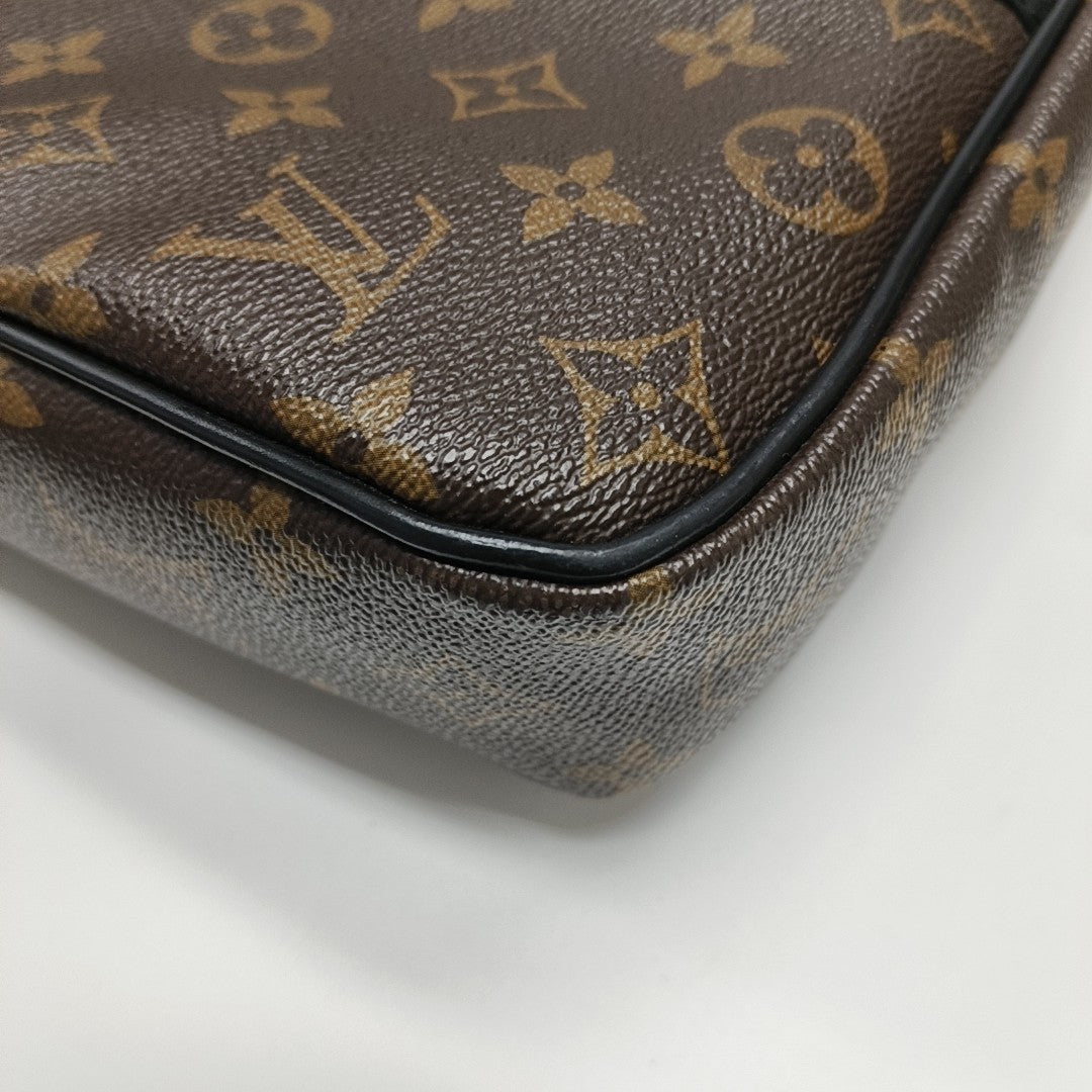 PORTE-DOCUMENTS PM Monogram Coated Canvas Brown