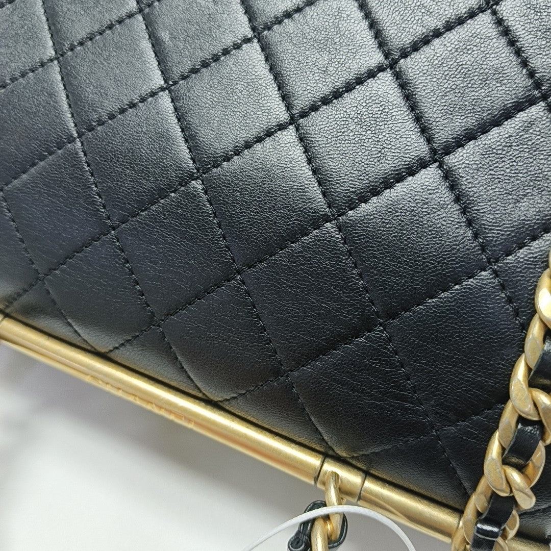 TWO TONE CHAIN HANDLE Small Quilted Lambskin Black