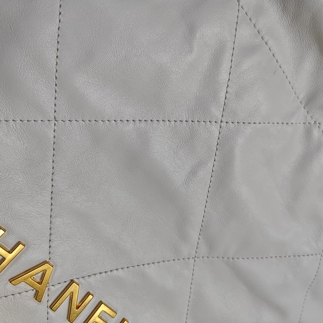 CHANEL 22 Small Quilted Calfskin White