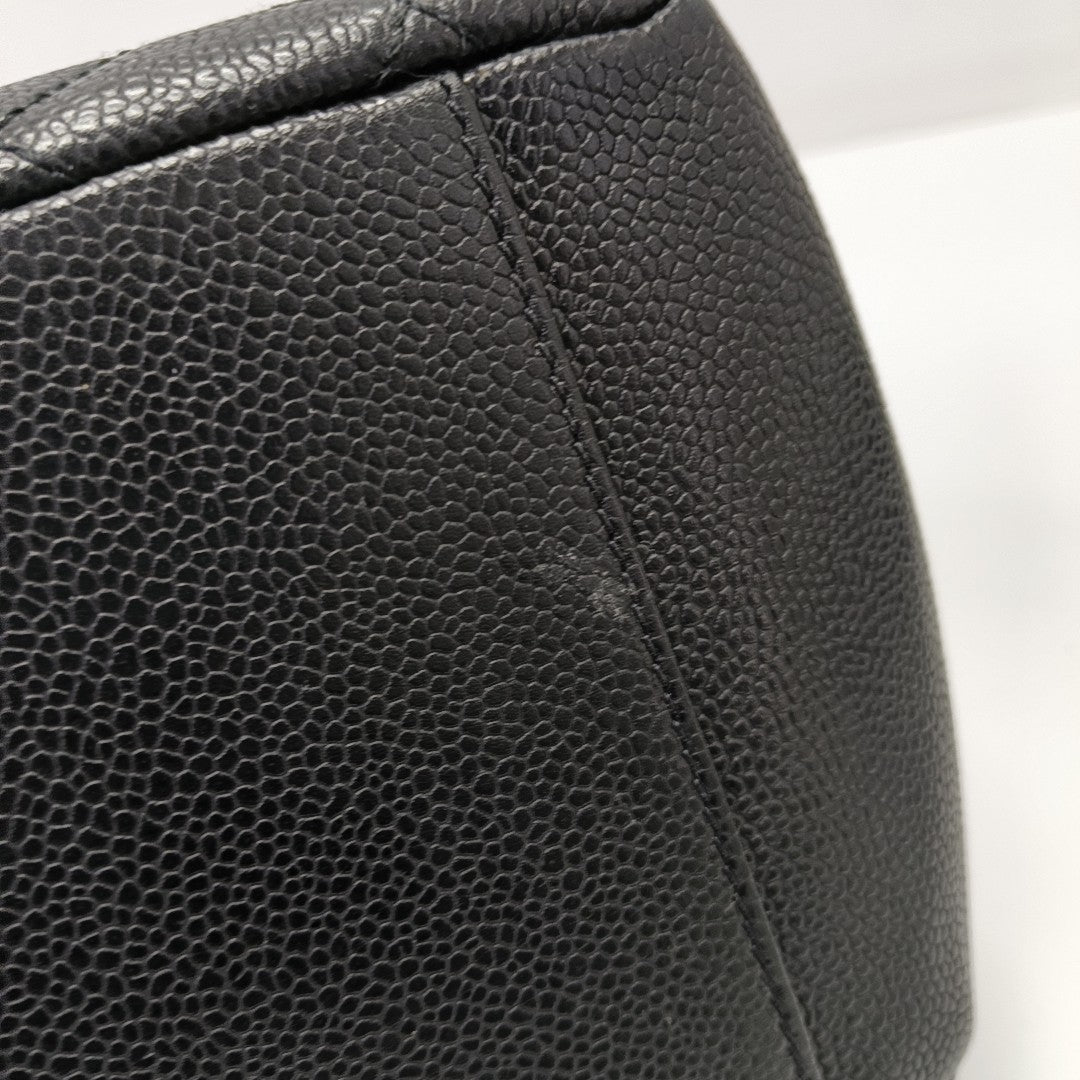 Chanel GST Large en Piel de Becerro Granulada Acolchada Negra