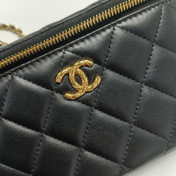 VANITY CASE Small Quilted Lambskin Black