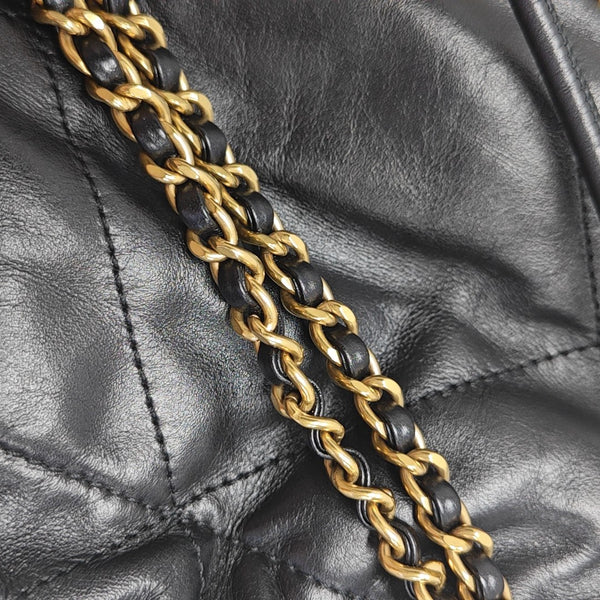 CHANEL 22 Mini Quilted Calfskin Black
