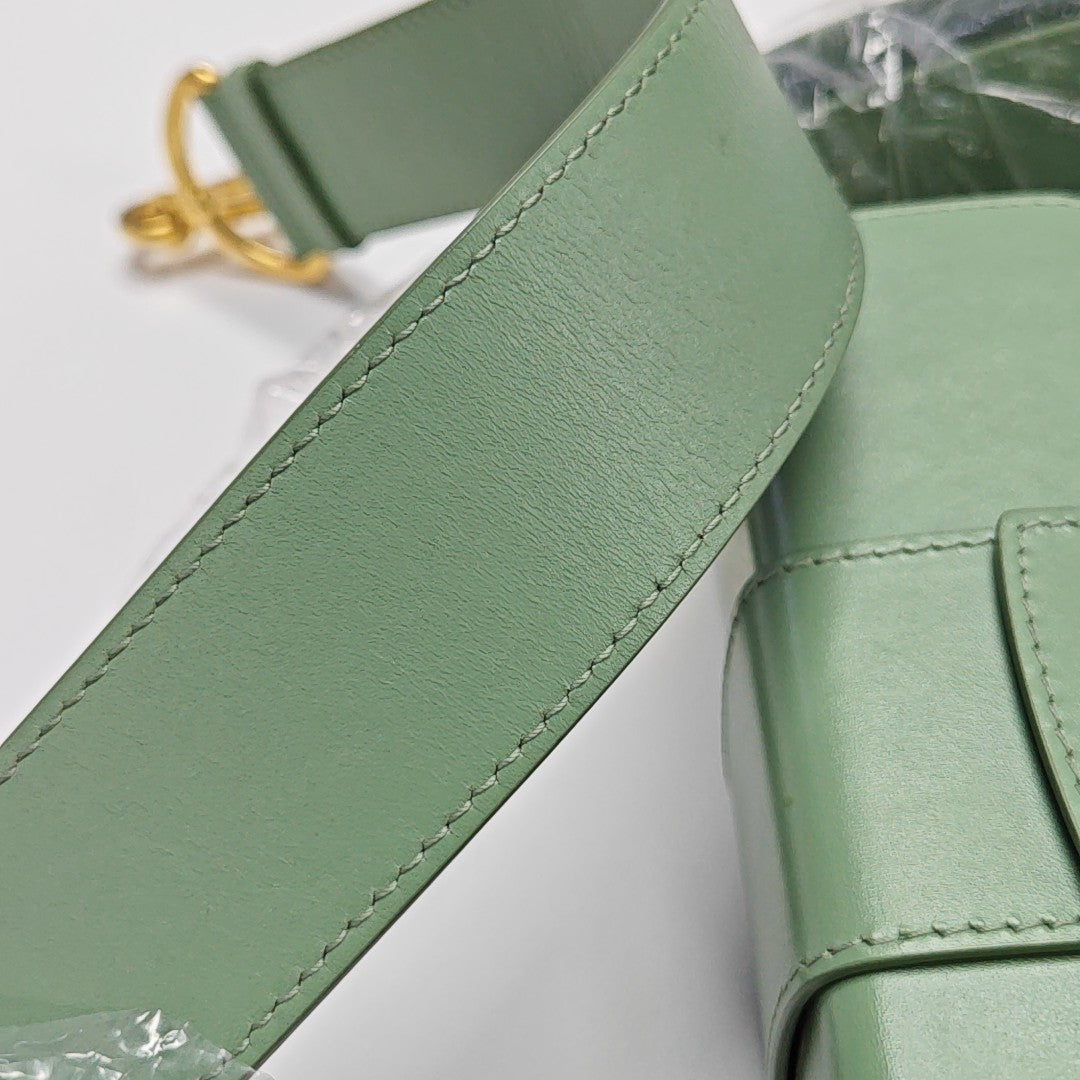 30 Montaigne Mini Calfskin Green