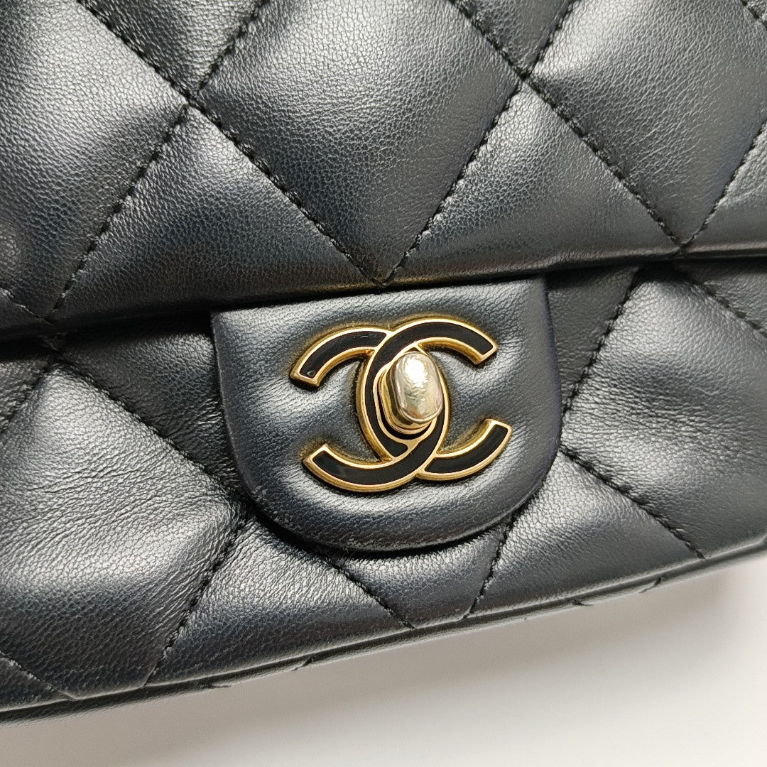 CLASSIC FLAP Mini Quilted Lambskin Black