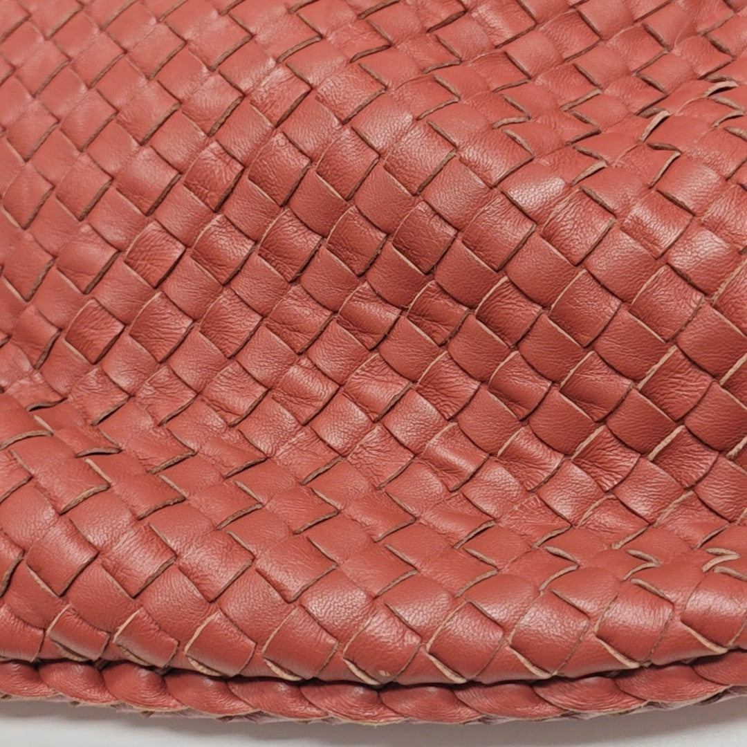 Veneta Large Calfskin Brown