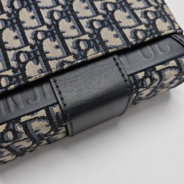 30 Montaigne Mini Oblique Canvas Blue