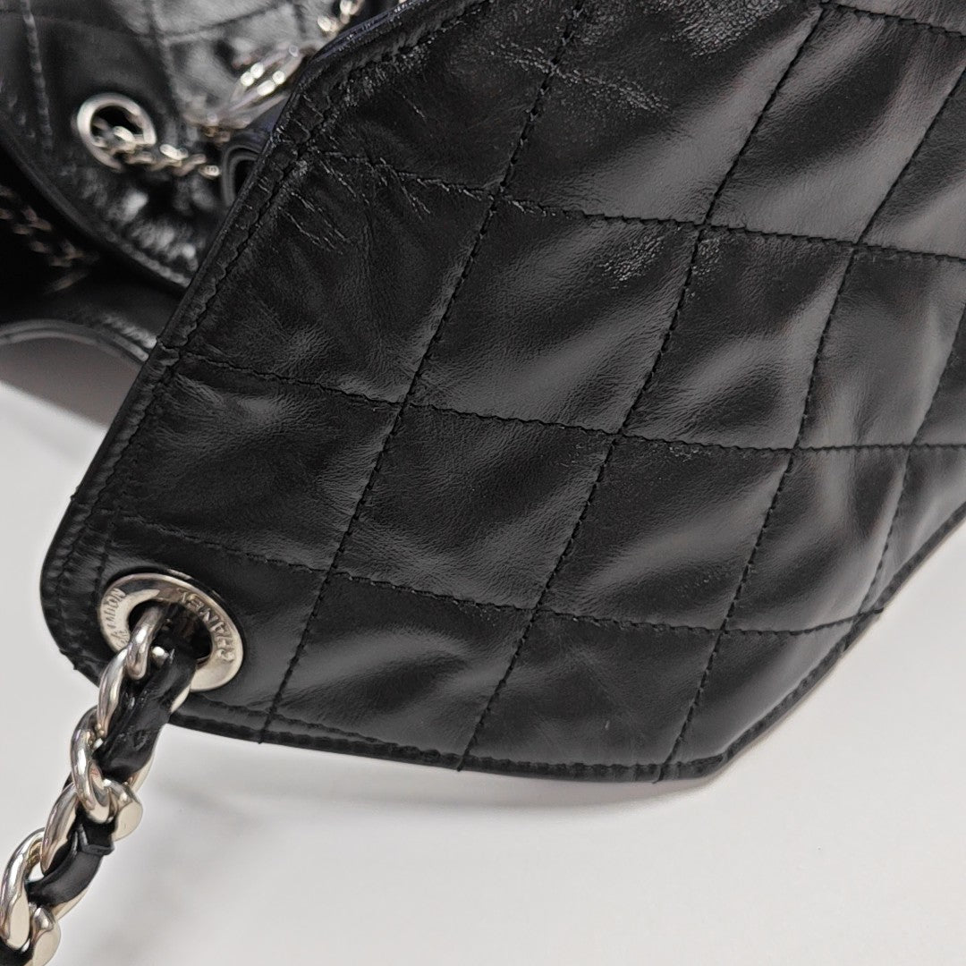 CHANEL 25 Medium Quilted Calfskin Black