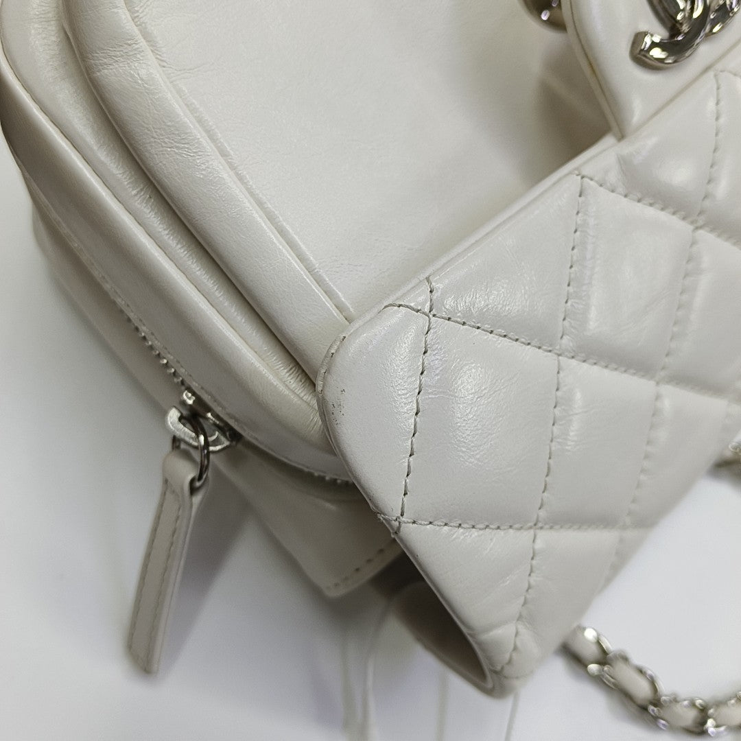 CLASSIC FLAP Mini Quilted Calfskin White