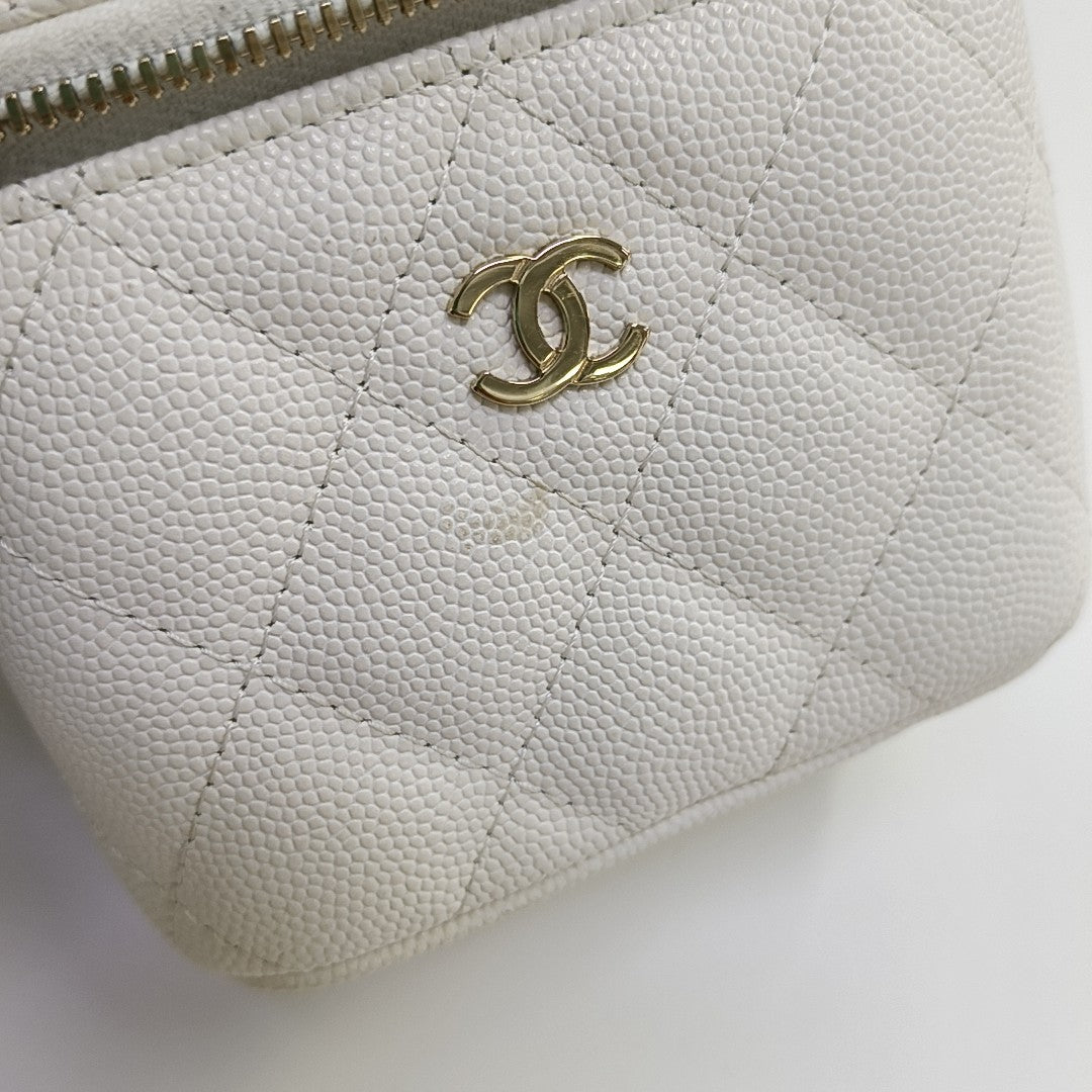 VANITY CASE Mini Quilted Grained Calfskin White