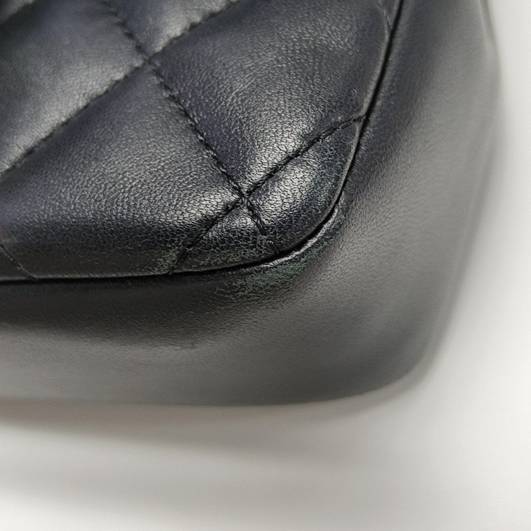 CLASSIC FLAP Small Quilted Lambskin Black