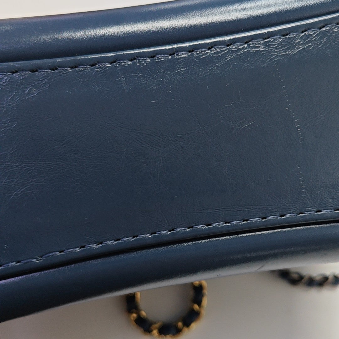 GABRIELLE Small Chevron Calfskin Blue