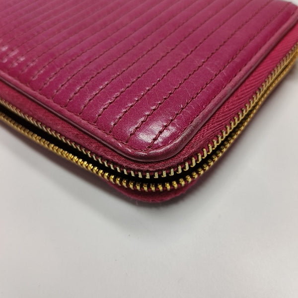 Miu Délice Quilted Lambskin Red Wallet