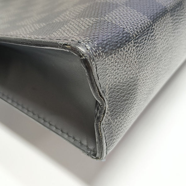 Pochette Voyag MM Damier Graphite Coated Canvas Gray