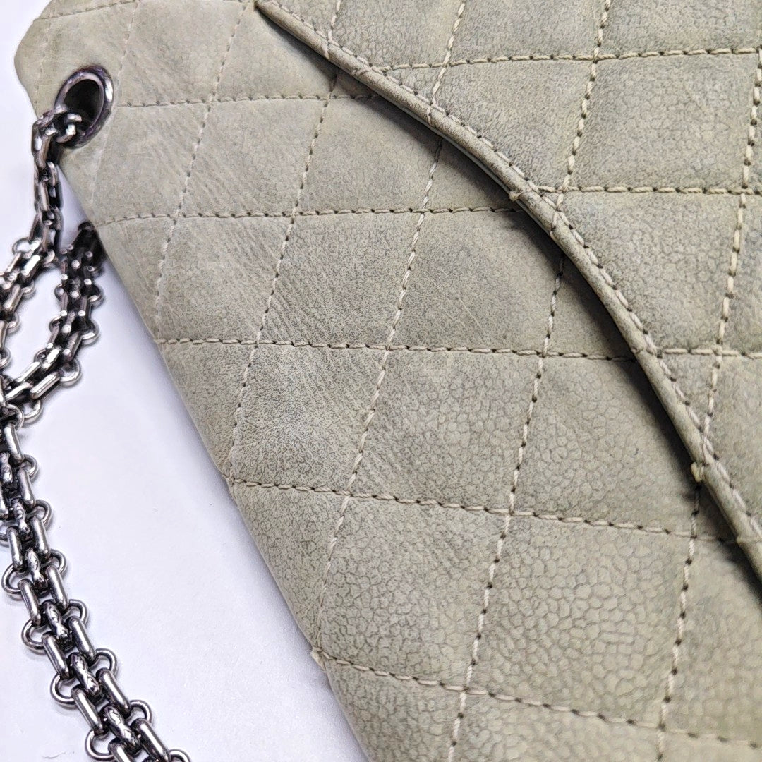 Authenticated pre-owned  2.55 Quilted Calfskin Green - Shoulder Bag at Looply
