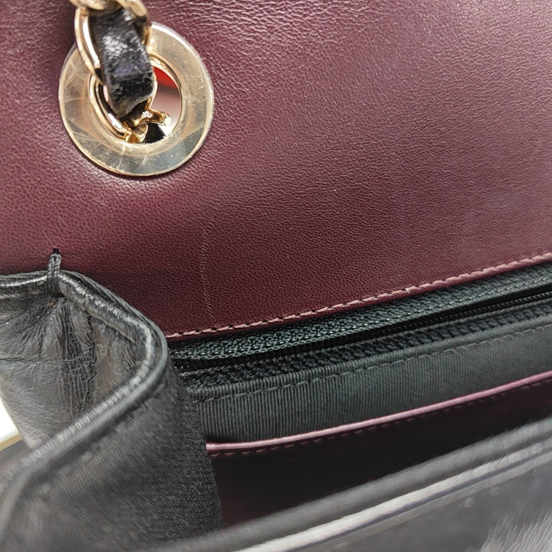 Bolso de hombro de cuero negro