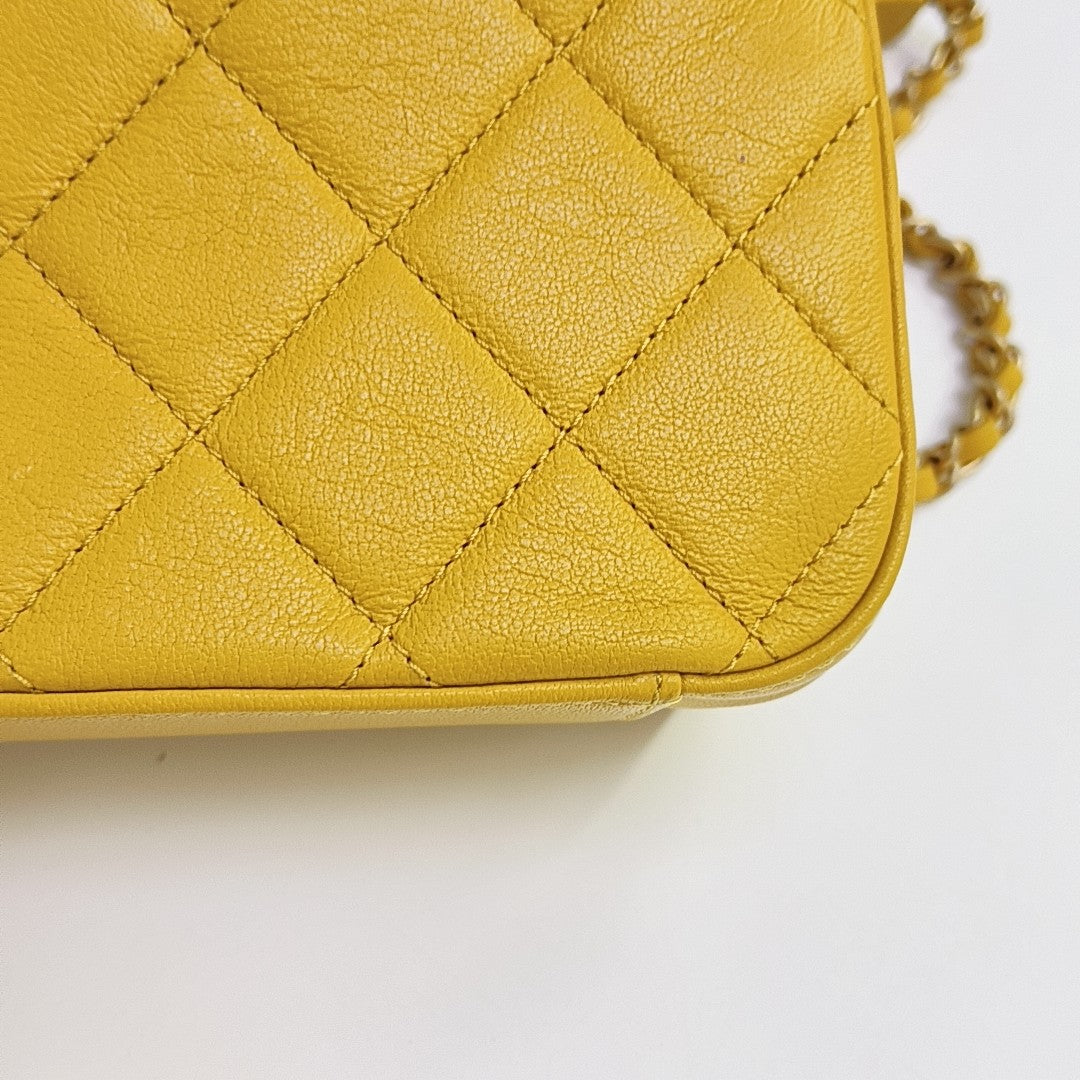 CHAIN INFINITY TOP HANDLE Quilted Lambskin Yellow