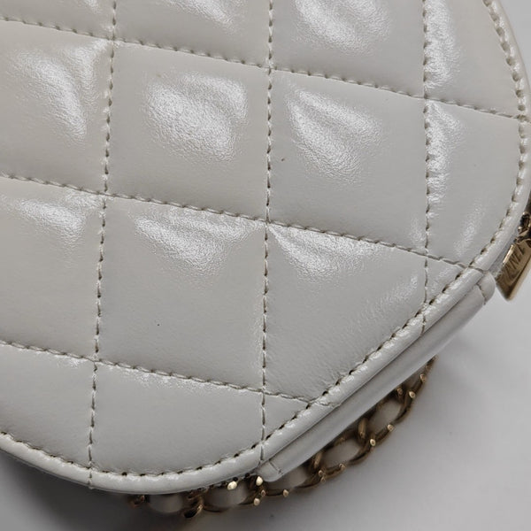 ROUND Quilted Lambskin White
