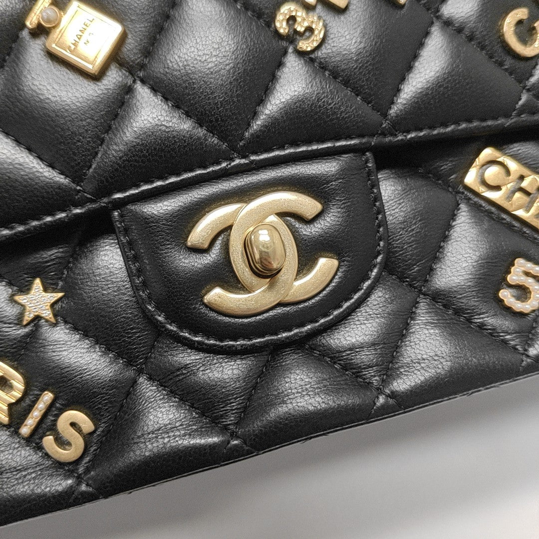 CLASSIC FLAP Small Quilted Lambskin Black