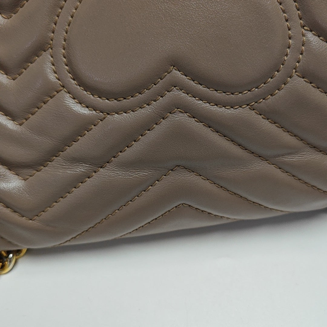 GG Marmont Medium Quilted Calfskin Beige
