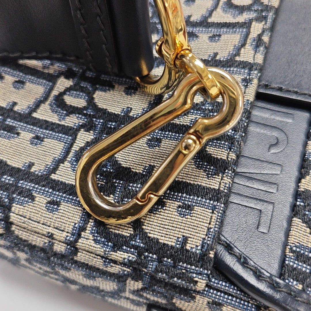 30 Montaigne Mini Oblique Canvas Blue