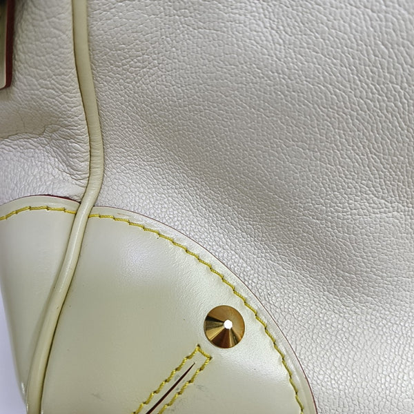 L'ESSENTIEL Lambskin White