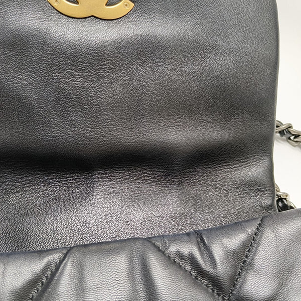 CHANEL 19 Quilted Lambskin Black