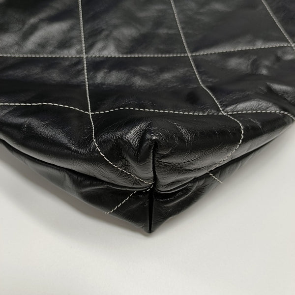 CHANEL 22 Small Quilted Calfskin Black