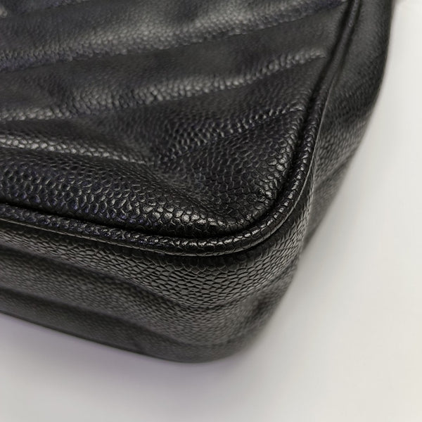 VINTAGE FRONT POCKET CAMERA BAG Quilted Grained Calfskin Black