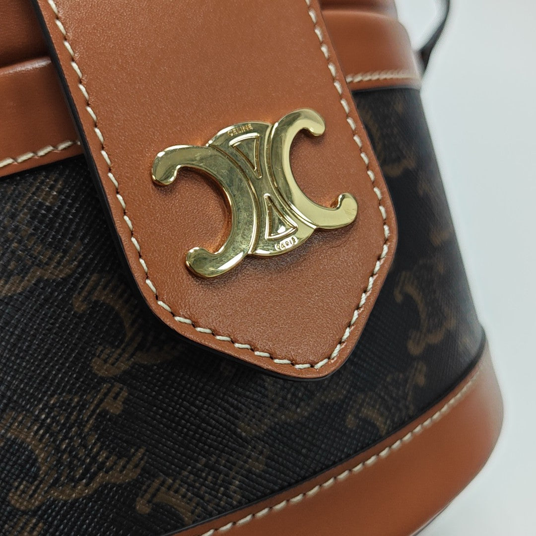 TRIOMPHE Medium Coated Canvas Brown