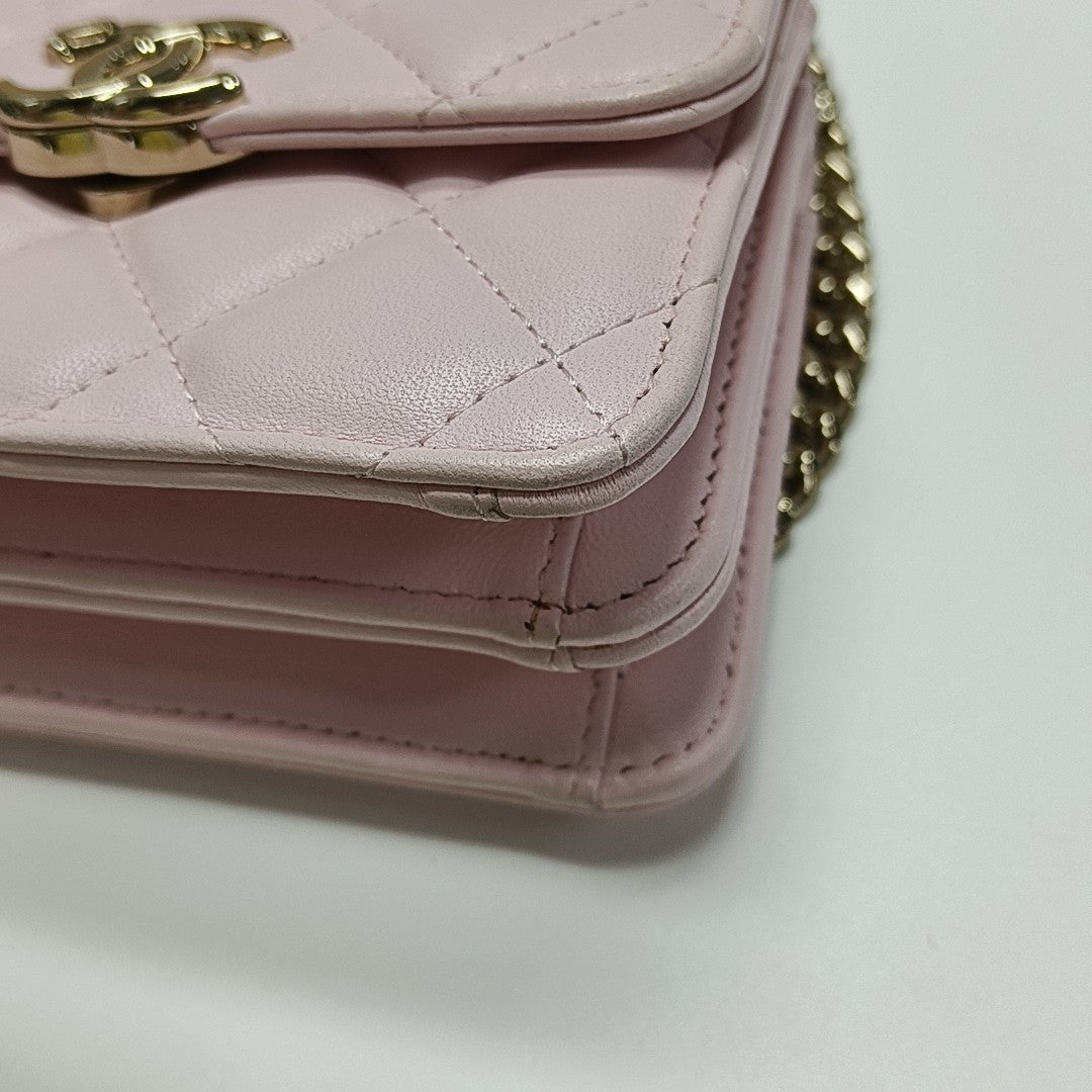 TWO TONE CHAIN HANDLE Quilted Lambskin Pink