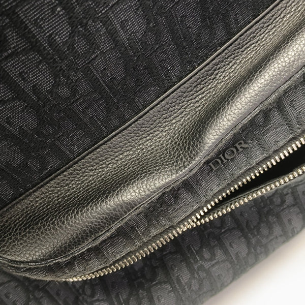 Rider Oblique Canvas Black