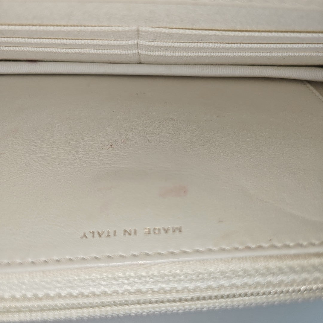 CHANEL 19 Piel de Cordero Acolchada Blanca