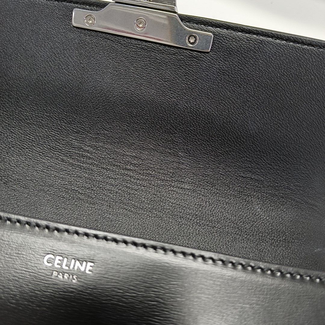 TRIOMPHE Small Calfskin Black