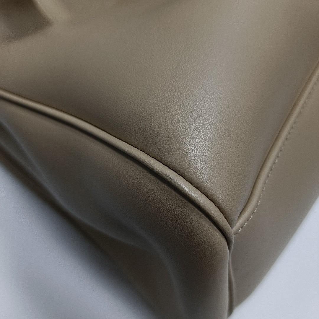 16 Large Calfskin Beige