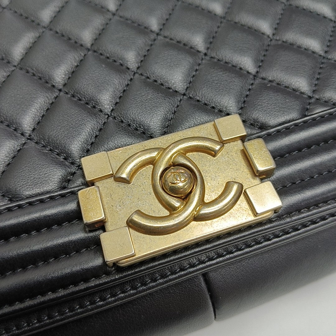 BOY CHANEL Medium Quilted Calfskin Black