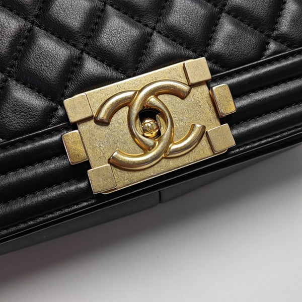 BOY CHANEL Medium Quilted Calfskin Black