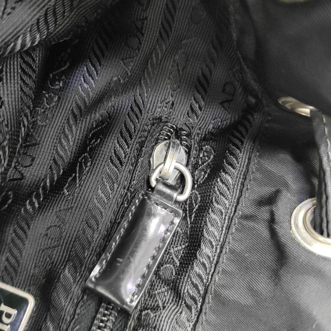 Vela Small Nylon Black