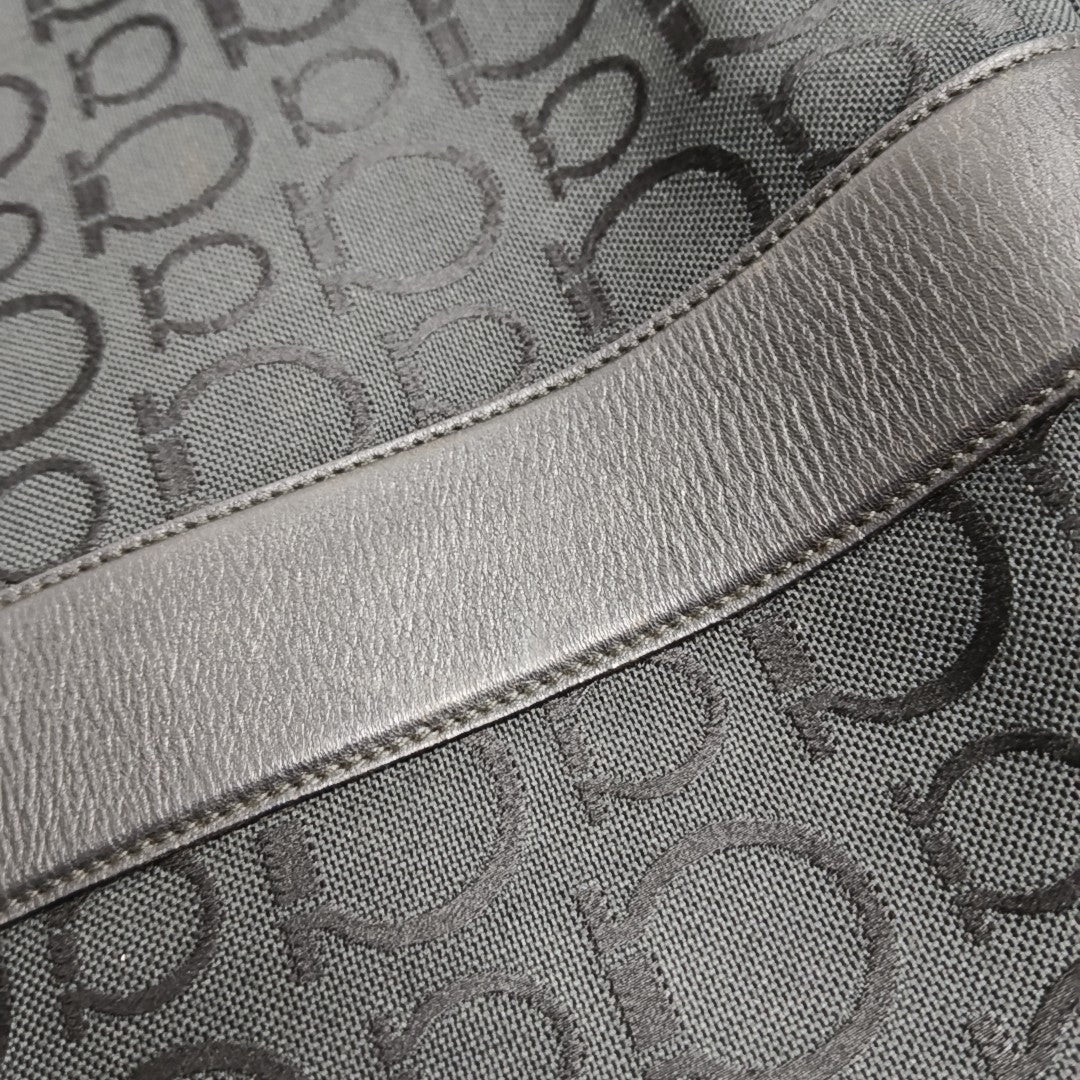 Canvas Black