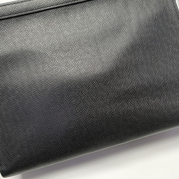Pochette Voyag MM Calfskin Black
