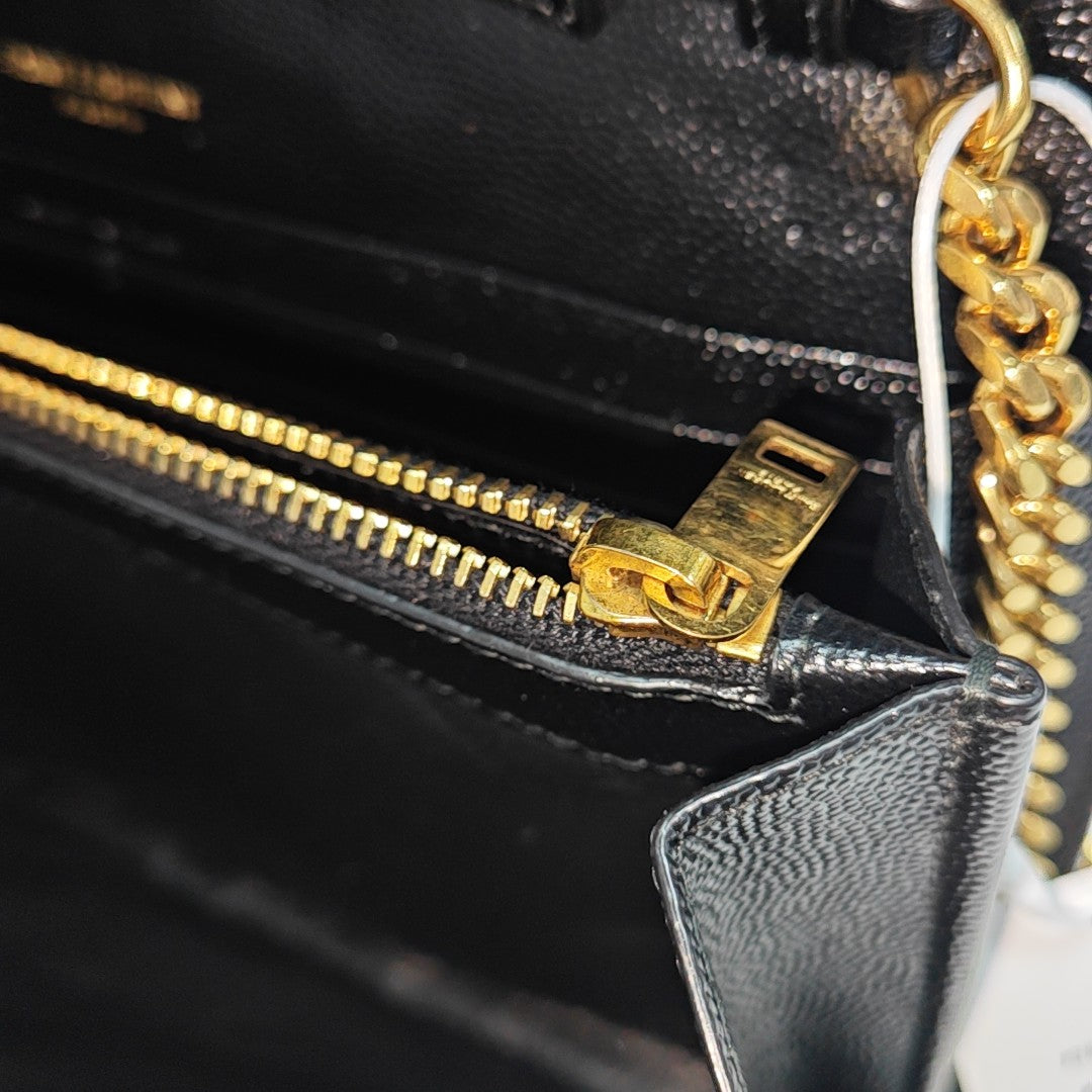 MONOGRAM Medium Quilted Calfskin Black
