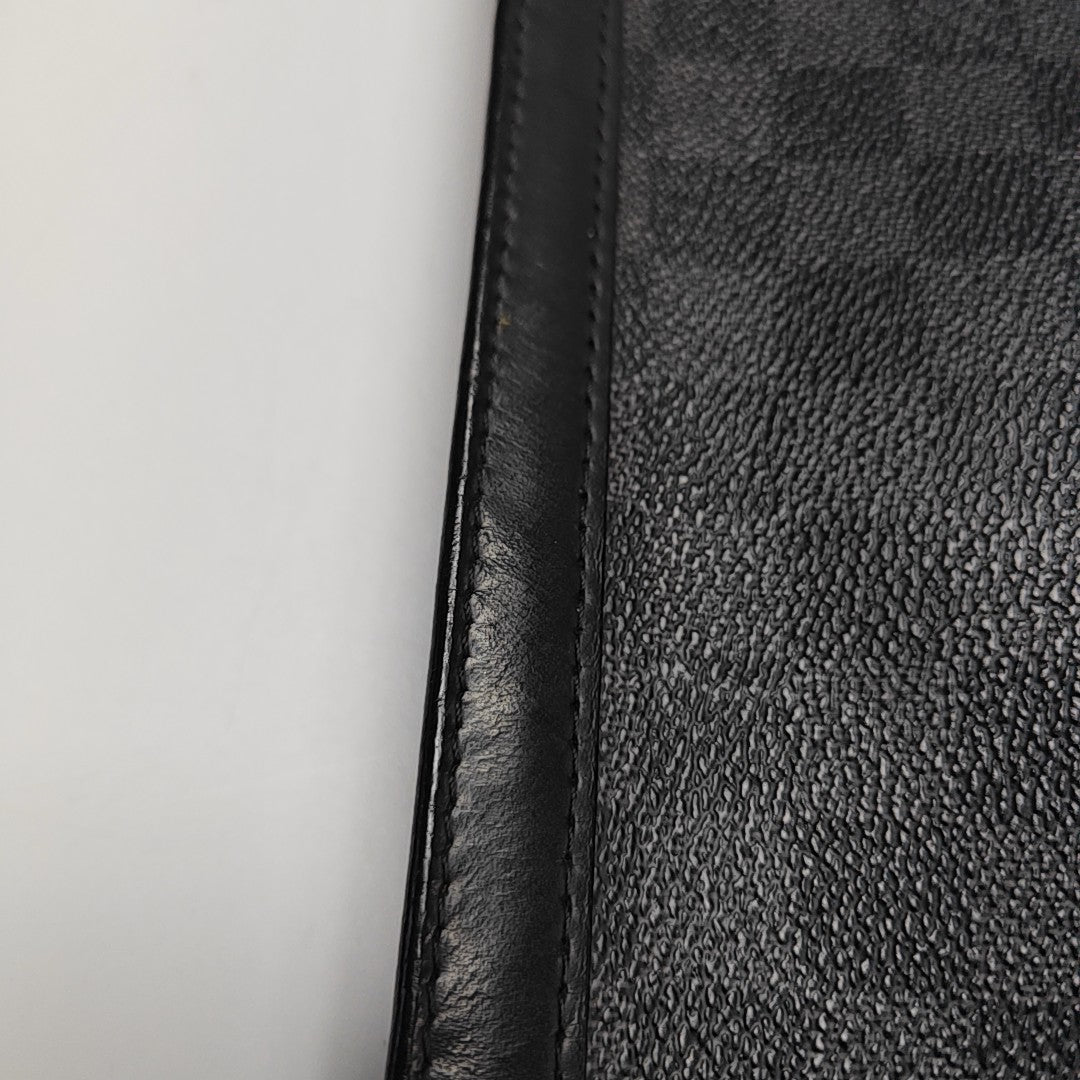 Pochette Voyag MM Damier Graphite Coated Canvas Gray