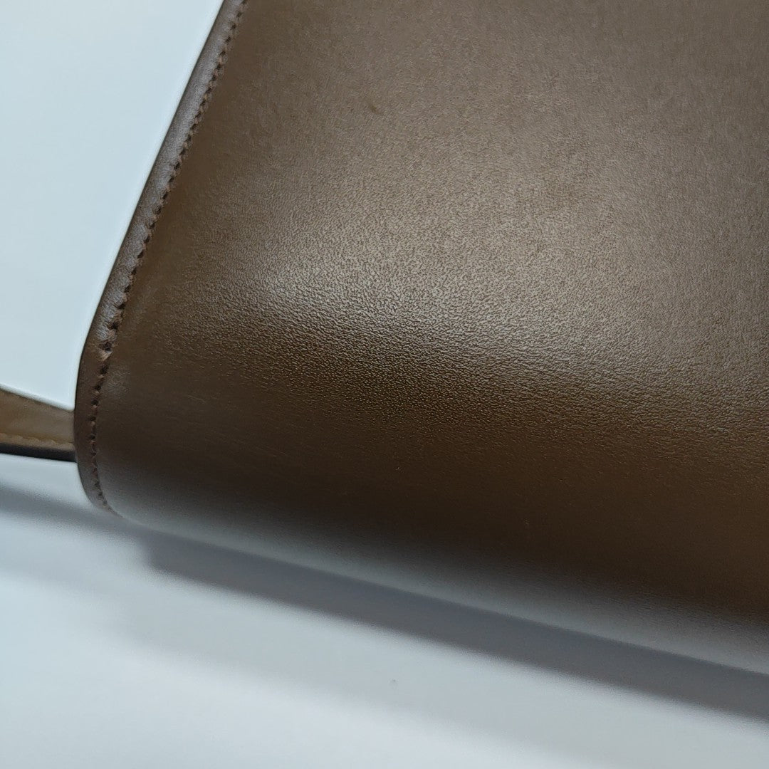 CLASSIC BOX Mini Calfskin Brown